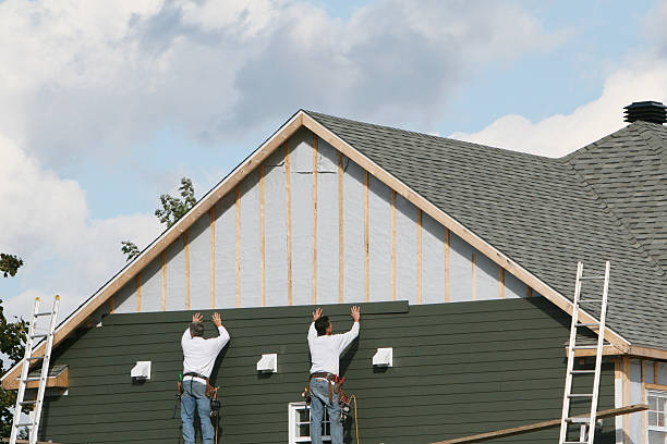 Professional Siding technician working in Linesville, PA